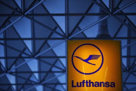 The logo of German air carrier Lufthansa is pictured at Fraport airport in Frankfurt May 6, 2013. REUTERS/Lisi Niesner The logo of German air carrier Lufthansa is pictured at Fraport airport in Frankfurt May 6, 2013. REUTERS/Lisi Niesner