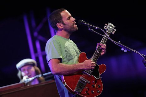 Musician Jack Johnson performs during his concert as part of his To The Sea tour in Brasilia May 25, 2011. REUTERS/Ueslei Marcelino Musician Jack Johnson performs during his concert as part of his To The Sea tour in Brasilia May 25, 2011. REUTERS/Ueslei Marcelino