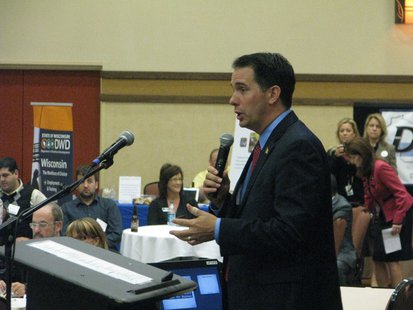Gov. Scott Walker addresses Governor's Small Business Summit Gov. Scott Walker addresses Governor's Small Business Summit
