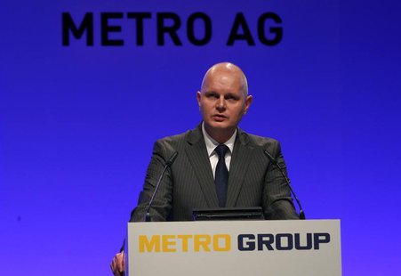 Olaf Koch, Chief Executive of Metro AG addresses the annual shareholder meeting in Duesseldorf May 8, 2013. REUTERS/Ina Fassbender Olaf Koch, Chief Executive of Metro AG addresses the annual shareholder meeting in Duesseldorf May 8, 2013. REUTERS/Ina Fassbender
