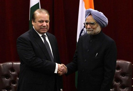 Pakistan's Prime Minister Nawaz Sharif (L) shakes hands with India's Prime Minister Manmohan Singh during the United Nations General Assembl Pakistan's Prime Minister Nawaz Sharif (L) shakes hands with India's Prime Minister Manmohan Singh during the United Nations General Assembl