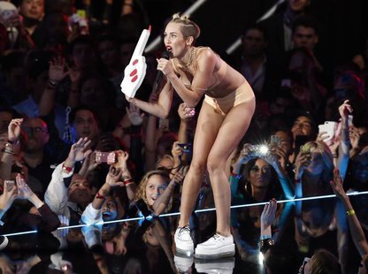 Singer Miley Cyrus performs "Blurred Lines" during the 2013 MTV Video Music Awards in New York August 25, 2013. REUTERS/Lucas Jackson Singer Miley Cyrus performs "Blurred Lines" during the 2013 MTV Video Music Awards in New York August 25, 2013. REUTERS/Lucas Jackson