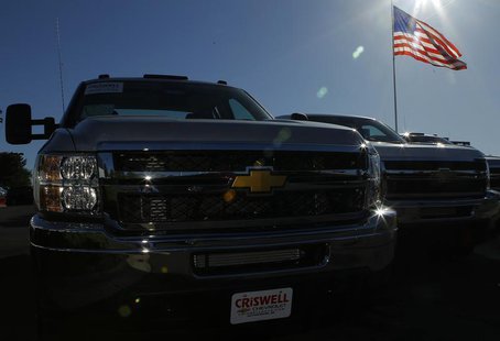 Chevrolet Silverado pick up trucks are seen in Gaithersburg, Maryland May 1, 2013. REUTERS/Gary Cameron Chevrolet Silverado pick up trucks are seen in Gaithersburg, Maryland May 1, 2013. REUTERS/Gary Cameron