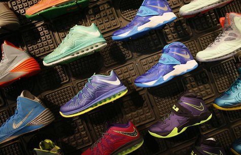 Shoes are displayed in the Nike store in Santa Monica, California, September 25, 2013. REUTERS/Lucy Nicholson Shoes are displayed in the Nike store in Santa Monica, California, September 25, 2013. REUTERS/Lucy Nicholson