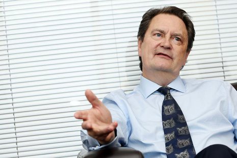 David Green, director of the Serious Fraud Office (SFO), gestures during an interview with Reuters in London November 15, 2012. REUTERS/Stef David Green, director of the Serious Fraud Office (SFO), gestures during an interview with Reuters in London November 15, 2012. REUTERS/Stef
