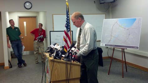 Wisconsin DOT Northeast Region Director Will Dorsey updating the media on the investigation into the dip in the Leo Frigo Bridge on October 3, 2013. (Photo by: WTAQ Reporter Jeff Flynt). Wisconsin DOT Northeast Region Director Will Dorsey updating the media on the investigation into the dip in the Leo Frigo Bridge on October 3, 2013. (Photo by: WTAQ Reporter Jeff Flynt).