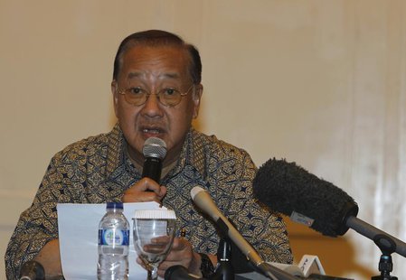 Chief Executive of PT Freeport Indonesia Rozik Soetjipto talks during a news conference in Jakarta May 15, 2013. REUTERS/Beawiharta Chief Executive of PT Freeport Indonesia Rozik Soetjipto talks during a news conference in Jakarta May 15, 2013. REUTERS/Beawiharta