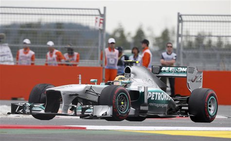 Mercedes Formula One driver Lewis Hamilton of Britain races during the Korean F1 Grand Prix at the Korea International Circuit in Yeongam, O Mercedes Formula One driver Lewis Hamilton of Britain races during the Korean F1 Grand Prix at the Korea International Circuit in Yeongam, O
