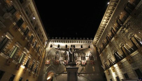 The Monte dei Paschi bank headquarters is pictured in Siena August 16, 2013. REUTERS/Stefano Rellandini The Monte dei Paschi bank headquarters is pictured in Siena August 16, 2013. REUTERS/Stefano Rellandini