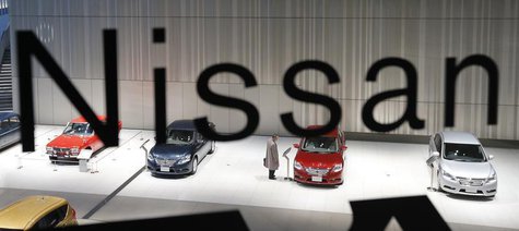 A man looks at a Nissan car at its showroom in Yokohama, south of Tokyo, December 18, 2012. REUTERS/Kim Kyung-Hoon A man looks at a Nissan car at its showroom in Yokohama, south of Tokyo, December 18, 2012. REUTERS/Kim Kyung-Hoon