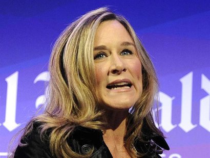 Burberry CEO Angela Ahrendts speaks at the IHT Heritage Luxury conference in London November 9, 2010. Picture taken November 9, 2010. REUTER Burberry CEO Angela Ahrendts speaks at the IHT Heritage Luxury conference in London November 9, 2010. Picture taken November 9, 2010. REUTER