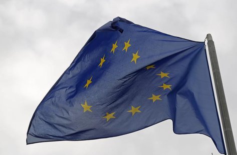 The European flag fly in front of the European Parliament in Strasbourg October 12, 2012. REUTERS/Vincent Kessler The European flag fly in front of the European Parliament in Strasbourg October 12, 2012. REUTERS/Vincent Kessler