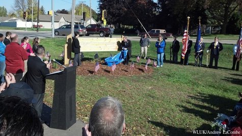 A sign for the Sgt. Benjamin Edinger Corridor of the west side trail is unveiled on Oct. 19, 2013. (Photo by: FOX 11).
A sign for the Sgt. Benjamin Edinger Corridor of the west side trail is unveiled on Oct. 19, 2013. (Photo by: FOX 11).