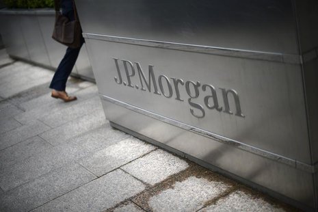 A man walks into the JP Morgan headquarters at Canary Wharf in London May 11, 2012. REUTERS/Dylan Martinez A man walks into the JP Morgan headquarters at Canary Wharf in London May 11, 2012. REUTERS/Dylan Martinez