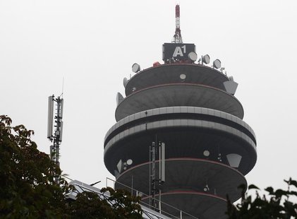 A communications tower is pictured at Telekom Austria's technology centre in Vienna August 27, 2013. REUTERS/Heinz-Peter Bader A communications tower is pictured at Telekom Austria's technology centre in Vienna August 27, 2013. REUTERS/Heinz-Peter Bader
