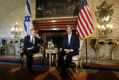 U.S. Secretary of State John Kerry (R) poses with Israeli Prime Minister Benjamin Netanyahu at Villa Taverna in Rome October 23, 2013. REUTE U.S. Secretary of State John Kerry (R) poses with Israeli Prime Minister Benjamin Netanyahu at Villa Taverna in Rome October 23, 2013. REUTE