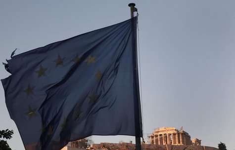 An European Union flag flutters in front of the Parthenon temple in Athens August 20, 2013. REUTERS/John Kolesidis An European Union flag flutters in front of the Parthenon temple in Athens August 20, 2013. REUTERS/John Kolesidis