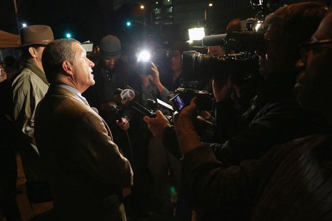 Los Angeles County Sheriff's Department spokesman Steve Whitmore speaks to the media after Dr. Conrad Murray was released from jail, in Los Los Angeles County Sheriff's Department spokesman Steve Whitmore speaks to the media after Dr. Conrad Murray was released from jail, in Los
