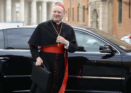 Cardinal Gianfranco Ravasi of Italy arrives for a meeting in the Synod Hall at the Vatican March 8, 2013. REUTERS/Dylan Martinez Cardinal Gianfranco Ravasi of Italy arrives for a meeting in the Synod Hall at the Vatican March 8, 2013. REUTERS/Dylan Martinez