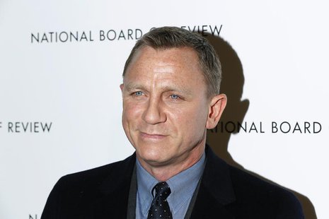 British actor Daniel Craig arrives to attend the National Board of Review awards gala in New York January 8, 2013. REUTERS/Lucas Jackson British actor Daniel Craig arrives to attend the National Board of Review awards gala in New York January 8, 2013. REUTERS/Lucas Jackson