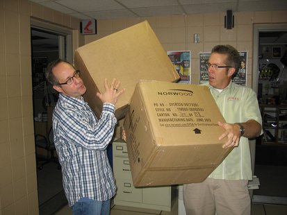 Doc Murphy KTWB-FM and Tom Gjererdrum KELO-AM prepare for the signal switch. (KELO-AM) Doc Murphy KTWB-FM and Tom Gjererdrum KELO-AM prepare for the signal switch. (KELO-AM)