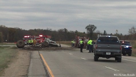 waupaca county crash oct hwy respond officials emergency multi vehicle monday hurt five update highway fox