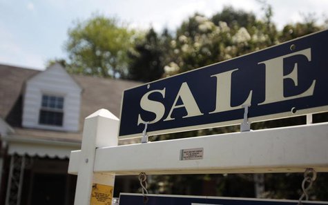 A 'sale' sign is seen outside a house in Alexandria, Virginia in this July 22, 2010 file photo. REUTERS/Molly Riley/Files A 'sale' sign is seen outside a house in Alexandria, Virginia in this July 22, 2010 file photo. REUTERS/Molly Riley/Files