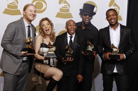 Members of the Tedeschi Trucks Band Derek Trucks, Susan Tedeschi, Saunders Sermons, Kebbi Williams and Maurice Brown ( Lto R) celebrate back Members of the Tedeschi Trucks Band Derek Trucks, Susan Tedeschi, Saunders Sermons, Kebbi Williams and Maurice Brown ( Lto R) celebrate back