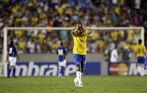 Brazil's Thiago Silva reacts during their 2010 World Cup qualifying soccer match against Colombia in Rio de Janeiro, October 15, 2008. REUTE Brazil's Thiago Silva reacts during their 2010 World Cup qualifying soccer match against Colombia in Rio de Janeiro, October 15, 2008. REUTE