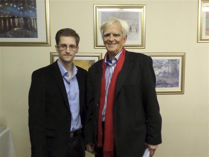 German Greens lawmaker Hans-Christian Stroebele poses for a picture with fugitive former U.S. spy agency contractor Edward Snowden (L) in an German Greens lawmaker Hans-Christian Stroebele poses for a picture with fugitive former U.S. spy agency contractor Edward Snowden (L) in an