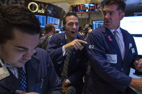 Traders work on the floor of the New York Stock Exchange, October 31, 2013. REUTERS/Brendan McDermid Traders work on the floor of the New York Stock Exchange, October 31, 2013. REUTERS/Brendan McDermid