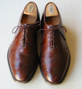 Pair of plain toe oxfords from Allen Edmonds shoe company. (Photo by: OlafJanssen/Creative Commons). Pair of plain toe oxfords from Allen Edmonds shoe company. (Photo by: OlafJanssen/Creative Commons).