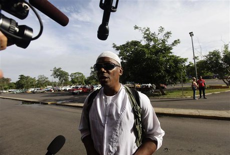 William Potts speaks to reporters outside Havana's Jose Marti International Airport, before boarding a plane to the U.S. November 6, 2013. R William Potts speaks to reporters outside Havana's Jose Marti International Airport, before boarding a plane to the U.S. November 6, 2013. R