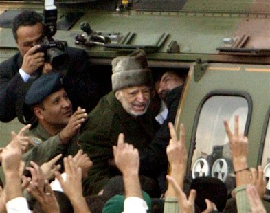 Palestinian President Yasser Arafat enters a helicopter as he leaves his compound in the West Bank city of Ramallah in this October 29, 2004 Palestinian President Yasser Arafat enters a helicopter as he leaves his compound in the West Bank city of Ramallah in this October 29, 2004