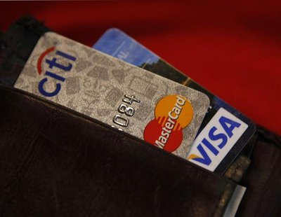 Credit cards are pictured in a wallet in Washington, February 21, 2010. REUTERS/Stelios Varias Credit cards are pictured in a wallet in Washington, February 21, 2010. REUTERS/Stelios Varias
