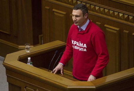Ukrainian heavyweight boxer and opposition politician Vitaly Klitschko addresses parliament in Kiev, October 24, 2013. REUTERS/Valentyn Ogir Ukrainian heavyweight boxer and opposition politician Vitaly Klitschko addresses parliament in Kiev, October 24, 2013. REUTERS/Valentyn Ogir