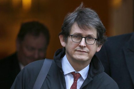 The editor of The Guardian Alan Rusbridger leaves Downing Street in London, December 4, 2012. REUTERS/Stefan Wermuth The editor of The Guardian Alan Rusbridger leaves Downing Street in London, December 4, 2012. REUTERS/Stefan Wermuth