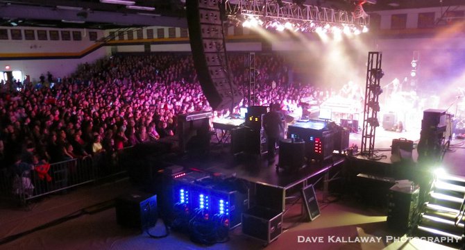 Great venue loaded with Phillip Phillips Fans!!
