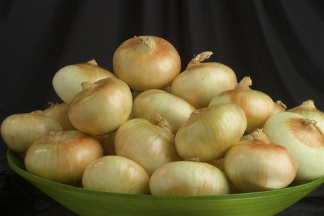 Vidalia onions are pictured in this undated handout photo released to Reuters on November 8, 2013. REUTERS/Vidalia Onion Comittee/Handout vi Vidalia onions are pictured in this undated handout photo released to Reuters on November 8, 2013. REUTERS/Vidalia Onion Comittee/Handout vi
