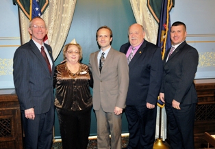 (l-r) Sen. Bruce Caswell, Disabled American Veterans Auxiliary state Commander Anna Lockwood, Lt. Gov. Brian Calley, state Rep. Kenneth Kurtz, and Nicholas Cook from the DMVA. (l-r) Sen. Bruce Caswell, Disabled American Veterans Auxiliary state Commander Anna Lockwood, Lt. Gov. Brian Calley, state Rep. Kenneth Kurtz, and Nicholas Cook from the DMVA.