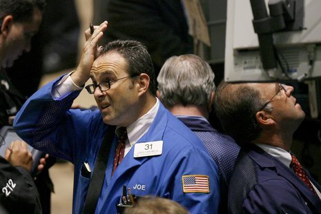 Traders work on the floor of the New York Stock Exchange August 9, 2007. REUTERS/Lucas Jackson Traders work on the floor of the New York Stock Exchange August 9, 2007. REUTERS/Lucas Jackson