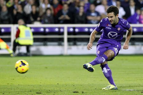 Fiorentina's Giuseppe Rossi scores a penalty against Napoli during their Italian Serie A soccer match at the Artemio Franchi stadium in Flor Fiorentina's Giuseppe Rossi scores a penalty against Napoli during their Italian Serie A soccer match at the Artemio Franchi stadium in Flor