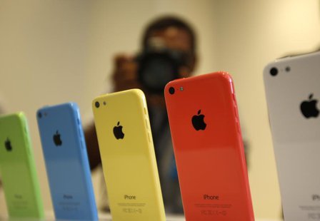 The five colors of the new iPhone 5C are seen after Apple Inc's media event in Cupertino, California September 10, 2013. REUTERS/Stephen Lam The five colors of the new iPhone 5C are seen after Apple Inc's media event in Cupertino, California September 10, 2013. REUTERS/Stephen Lam