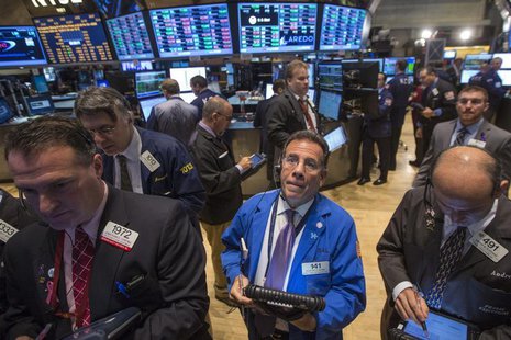 Traders work on the floor of the New York Stock Exchange, November 15, 2013. REUTERS/Brendan McDermid Traders work on the floor of the New York Stock Exchange, November 15, 2013. REUTERS/Brendan McDermid