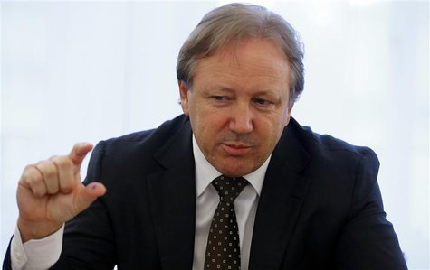 Hans-Ulrich Meister, co-head of private banking and wealth management at Swiss bank Credit Suisse, gestures during an interview with Reuters Hans-Ulrich Meister, co-head of private banking and wealth management at Swiss bank Credit Suisse, gestures during an interview with Reuters