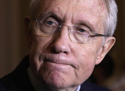 U.S. Senate Majority Leader Harry Reid (D-NV) speaks to the media about healthcare on Capitol Hill in Washington October 29, 2013. REUTERS/Y U.S. Senate Majority Leader Harry Reid (D-NV) speaks to the media about healthcare on Capitol Hill in Washington October 29, 2013. REUTERS/Y