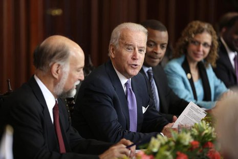 U.S. Vice President Joe Biden (C) talks during a meeting at the presidential palace in Panama City November 19, 2013. Biden is on a two-day U.S. Vice President Joe Biden (C) talks during a meeting at the presidential palace in Panama City November 19, 2013. Biden is on a two-day