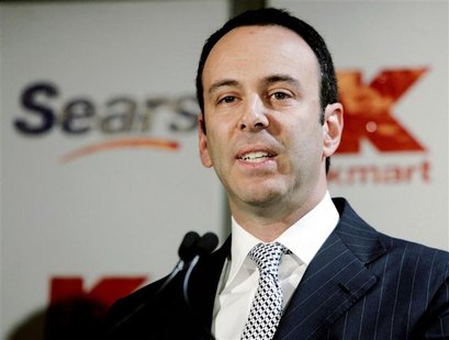 Edward S. Lampert (L) speaks at a news conference in New York in this November 17, 2004 file photograph. REUTERS/Peter Morgan/Files Edward S. Lampert (L) speaks at a news conference in New York in this November 17, 2004 file photograph. REUTERS/Peter Morgan/Files