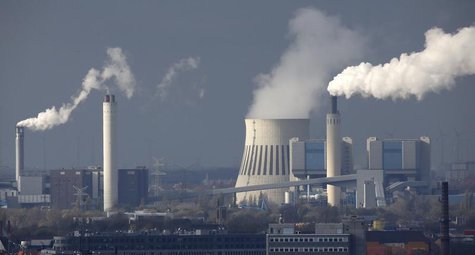 A general view shows Vattenfall's combined heat and power station Reuter West in Berlin, November 5, 2013. REUTERS/Fabrizio Bensch A general view shows Vattenfall's combined heat and power station Reuter West in Berlin, November 5, 2013. REUTERS/Fabrizio Bensch