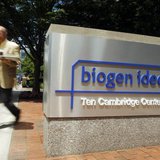 A pedestrian passes the sign outside the headquarters of Biogen Idec Inc. in Cambridge, Massachusetts June 18, 2008. REUTERS/Brian Snyder A pedestrian passes the sign outside the headquarters of Biogen Idec Inc. in Cambridge, Massachusetts June 18, 2008. REUTERS/Brian Snyder